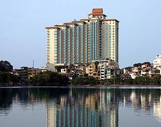 Khách sạn Sofitel Plaza Hà Nội nằm trong Top 10 khách sạn năm 2007 do Hiệp hội Du lịch Việt Nam bình chọn.