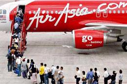 Tại Việt Nam, AirAsia đang thực hiện nhiều chuyến bay thẳng từ Hà Nội và Tp.HCM đến Kuala Lumpur và Bangkok; giữa Tp.HCM- Phuket, và đường bay Tp.HCM-Jakarta. 