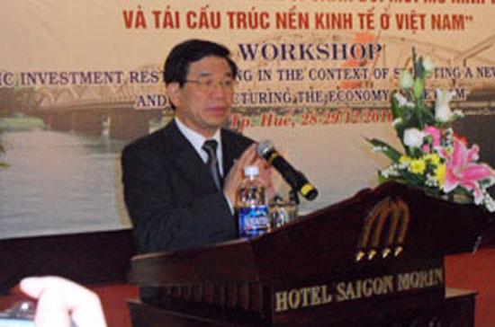 Chủ nhiệm Ủy ban Kinh tế Hà Văn Hiền phát biểu tại hội thảo.