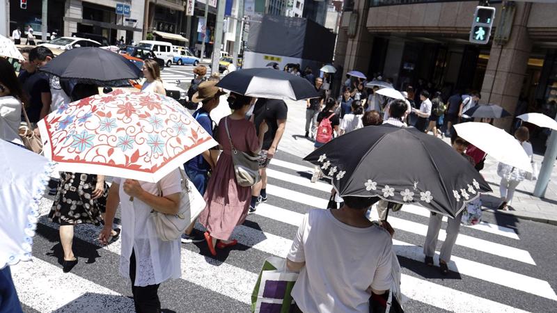 Nắng nóng kéo dài tại Nhật khiến hàng chục người chết và hàng chục nghìn người phải nhập viện - Ảnh: Japan Times.