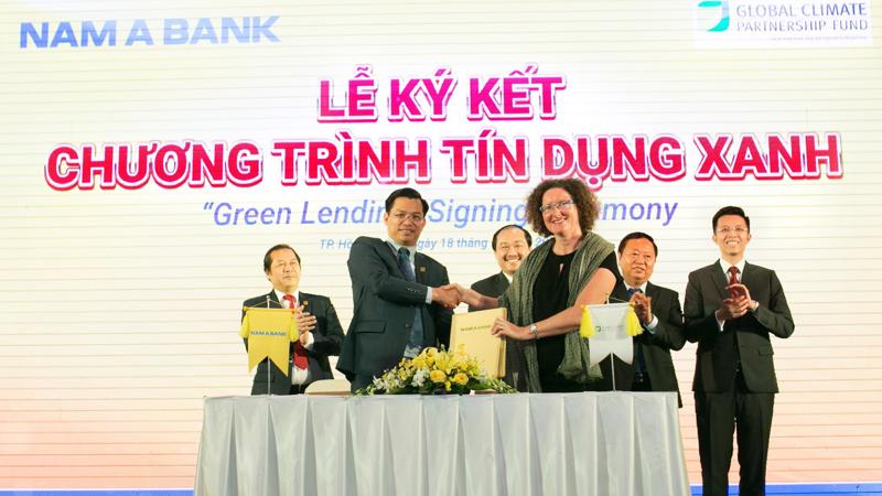 Nam A Bank là ngân hàng thương mại cổ phần không vốn nhà nước đầu tiên tại Việt Nam ký kết hợp tác với GCPF và là một trong những ngân hàng tiên phong trong công tác triển khai tín dụng xanh tại Việt Nam.