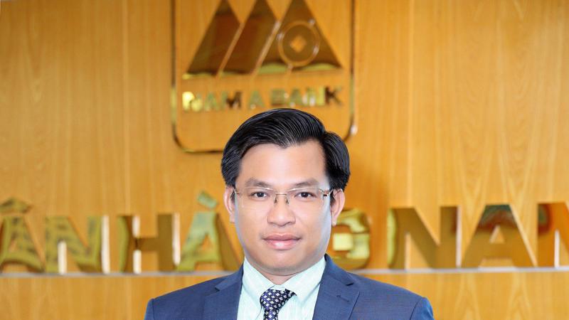 Ông Trần Ngọc Tâm sinh năm 1973 tốt nghiệp thạc sĩ Quản trị Kinh doanh tại Đại học UBIS Thụy Sỹ.