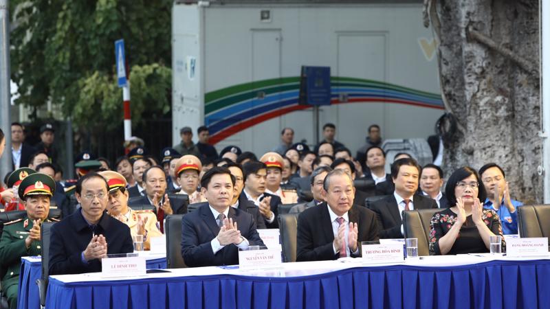 Phó thủ tướng Thường trực Trương Hoà Bình, Chủ tịch Uỷ ban An toàn giao thông quốc gia dự lễ ra quân và phát động thực hiện “Năm An toàn giao thông 2020” với chủ đề “Đã uống rượu bia, không lái xe” - Ảnh: VGP 