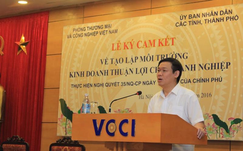 Phó thủ tướng Vương Đình Huệ phát biểu lại lễ ký cam kết.