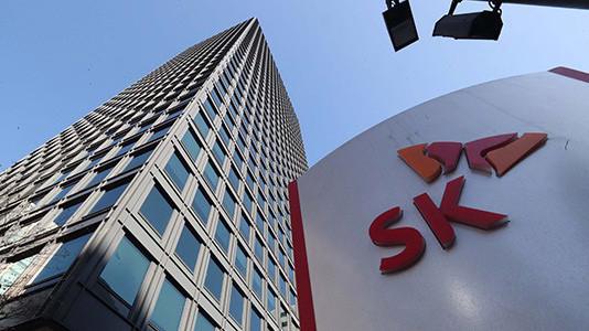SK Group là một trong những tập đoàn hàng đầu của Hàn Quốc hoạt động trong các lĩnh vực năng lượng, viễn thông, linh kiện công nghệ cao, logistics và dịch vụ.