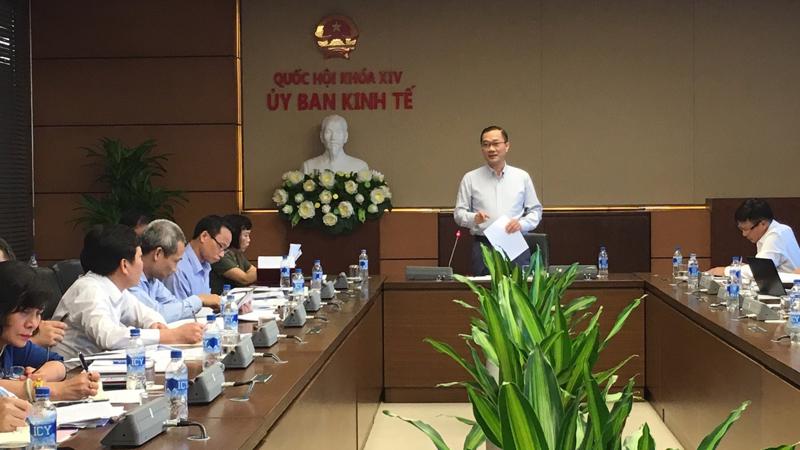 Chủ nhiệm Ủy ban Kinh tế Vũ Hồng Thanh phát biểu khai mạc toạ đàm.