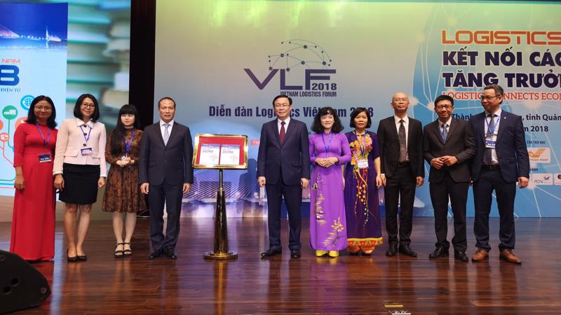 Trong khuôn khổ Diễn đàn Logistics Việt Nam 2018 diễn ra sáng 7/12 tại Quảng Ninh, Bộ Công Thương đã công bố Báo cáo Logistics Việt Nam 2018.