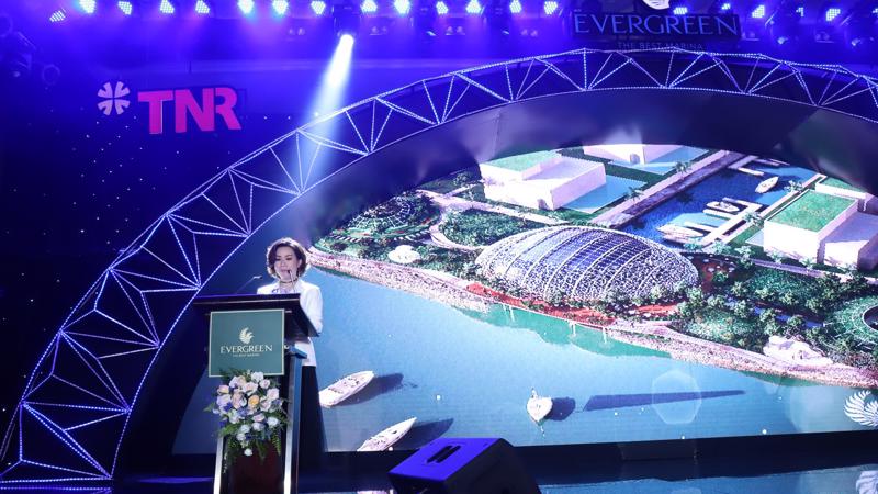 Bà Phạm Thị Vân Hà - Chủ tịch Hội đồng Quản trị - Tổng giám đốc TNR Holdings Việt Nam phát biểu tại sự kiện.