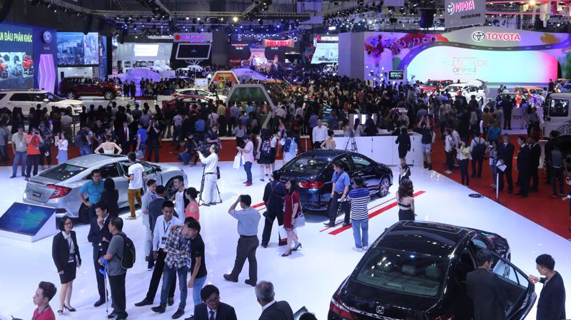 Càng về cuối năm các hãng xe càng trở nên sốt sắng trong mục tiêu thúc đẩy sản lượng bán hàng. 