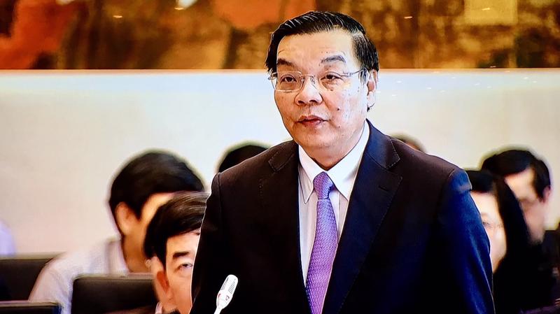 Bộ trưởng Chu Ngọc Anh trả lời chất vấn.