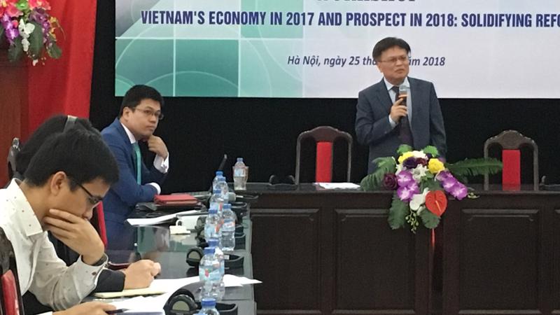 Viện trưởng CIEM Nguyễn Đình Cung cho rằng, khi cắt giảm điều kiện kinh doanh, khen ông này nghĩa là chê ông kia 