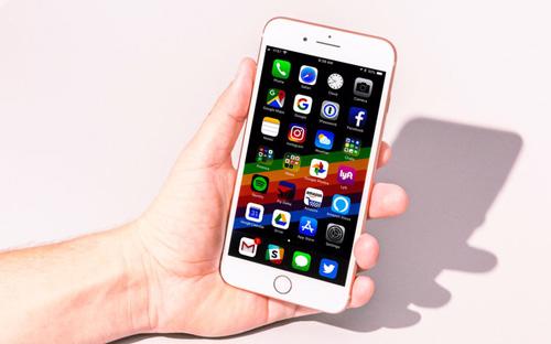 Sau hơn 20 ngày được bán ra thị trường Việt, giá iPhone 8 và 8 Plus đã giảm trên dưới 5 triệu đồng.