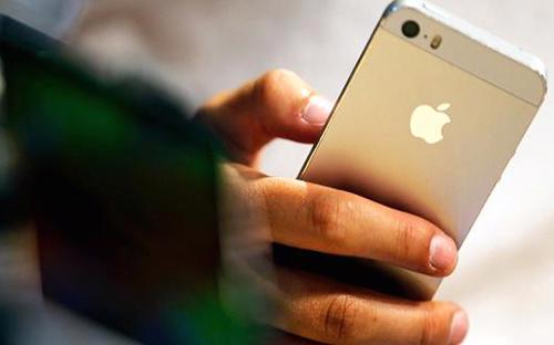 Tuần trước, Apple công bố kết quả kinh doanh quý 2/2017, trong đó ghi nhận lượng iPhone bán ra thấp hơn dự báo - Ảnh: CNBC.<br>