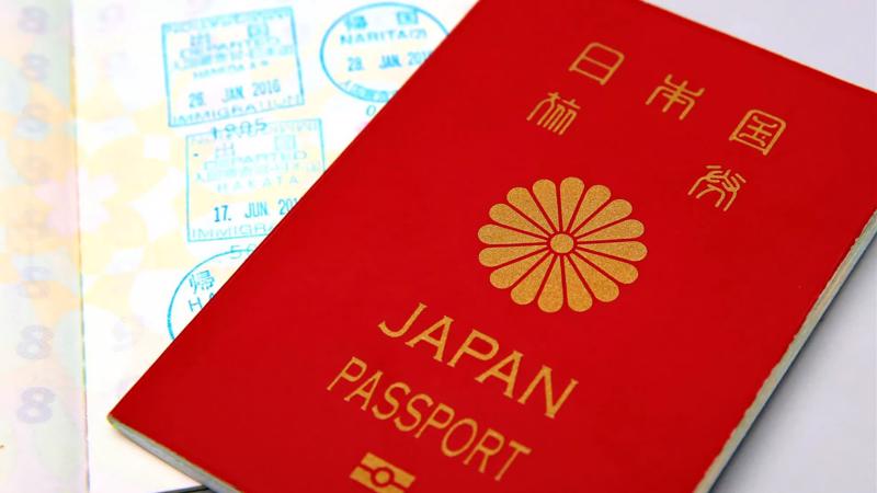 Người giữ hộ chiếu Nhật được miễn thị thực tại 190 quốc gia và vùng lãnh thổ trên thế giới - Ảnh: Nikkei.