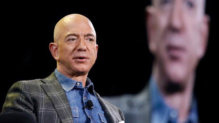 Jeff Bezos, người sáng lập Amazon - Ảnh: Reuters