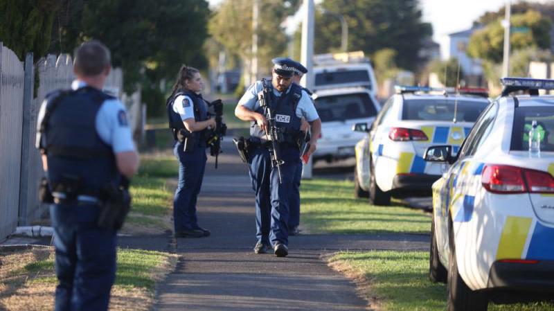 Cảnh sát duy trì biện pháp bảo vệ bên ngoài nhà thờ Hối giáo Masijd Ayesha tại Christchurch, New Zealand ngày 15/3 - Ảnh: Getty Images.