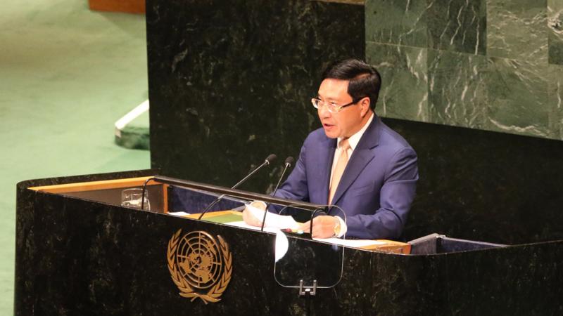 Phó Thủ tướng, Bộ trưởng Ngoại giao Phạm Bình Minh phát biểu tại phiên thảo luận.