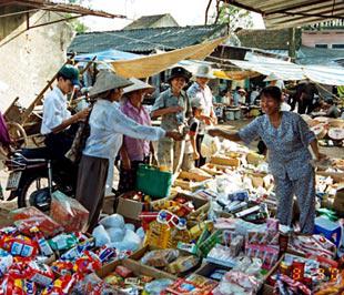 Thị trường nông thôn có vai trò quan trọng trong chính sách kích cầu - Ảnh: Việt Tuấn.