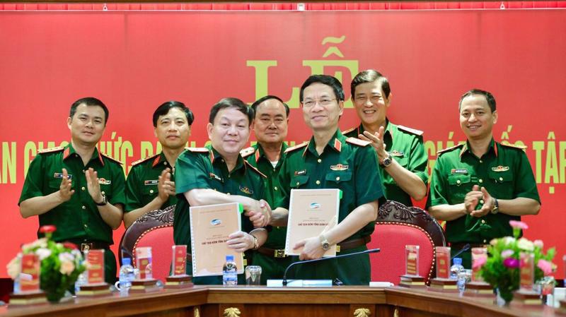 Lễ bàn giao lãnh đạo giữa Thiếu tướng Nguyễn Mạnh Hùng cho Thiếu tướng Lê Đăng Dũng ngày 3/8. 