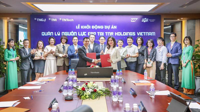 Lễ khởi động diễn ra dưới sự chứng kiến của ban lãnh đạo cùng toàn bộ thành viên Ban dự án ERP thuộc TNR Holdings Vietnam, lãnh đạo SAP Việt Nam và Công ty Hệ thống Thông tin FPT (FPT IS) - đối tác triển khai dự án.