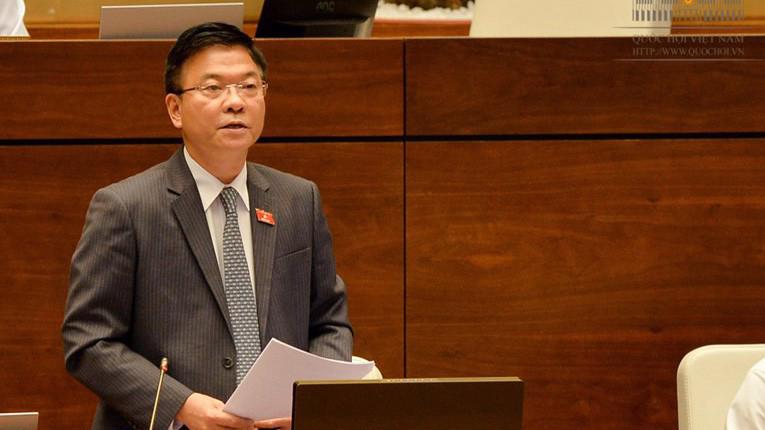 Bộ trưởng Bộ Tư pháp Lê Thành Long được chọn là một trong hai thành viên Chính phủ trả lời chất vấn tại phiên họp tháng 3/2018 của Uỷ ban Thường vụ Quốc hội. 