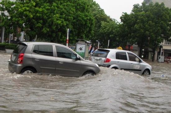 Di chuyển ở mức nước sâu có thể gây nguy hiểm và cũng dễ hỏng xe.