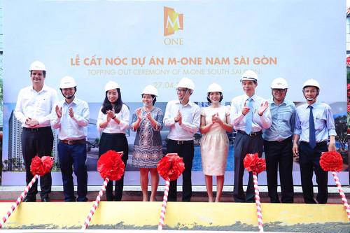 Toạ lạc ở trung&nbsp; tâm quận 7, trên đường Bế Văn Cấm, phường Tân Kiểng, 
quận 7, Tp.HCM, dự án M-One Nam Sài Gòn gồm 2 tháp cao 24 tầng với hơn 900 căn hộ.