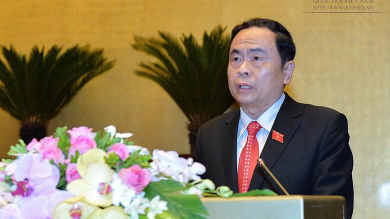 Chủ tịch Uỷ ban Trung ương Mặt trận Tổ quốc Việt Nam Trần Thanh Mẫn trình bày báo cáo trước Quốc hội.