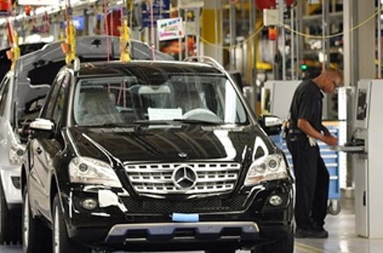 Quang cảnh nhà máy lắp ráp của Mercedes-Benz - Ảnh: Leftlane.