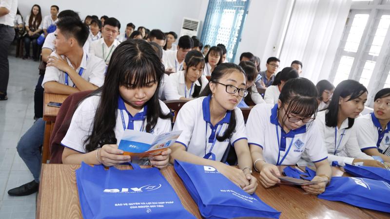 Bảo hiểm Tiền gửi Việt Nam chú trọng công tác truyền thông tới đối tượng là sinh viên nhằm phổ biến chính sách bảo hiểm tiền gửi.