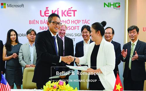 Ông Vũ Minh Trí khi còn làm Tổng giám đốc Microsoft Việt Nam, trong một lễ ký kết hồi tháng 6/2017.