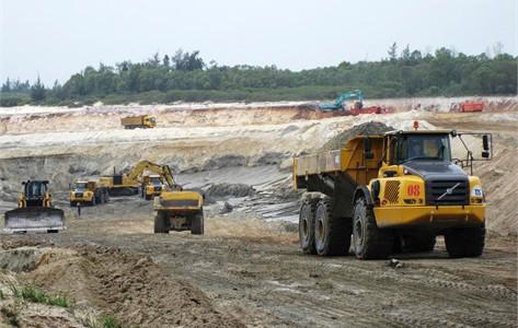 Mỏ sắt Thạch Khê có trữ lượng khoảng 544 triệu tấn, giá trị xấp xỉ 35 tỷ USD - hiện là mỏ sắt lớn nhất khu vực Đông Nam Á.