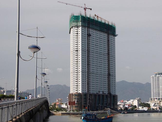 Sở Xây dựng Khánh Hòa cho hay, dự án Mường Thanh Khánh Hòa đang xây dựng đến tầng 42.<br>