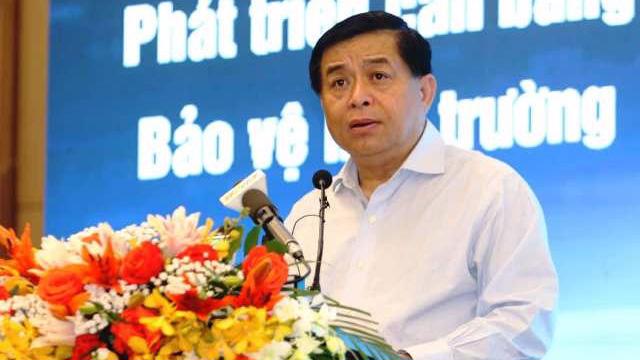 Bộ trưởng Nguyễn Chí Dũng phát biểu tại hội thảo. 