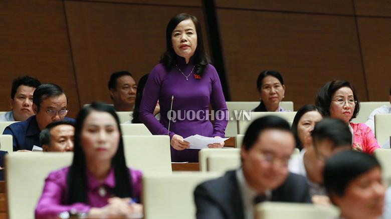 Đại biểu Nguyễn Thị Kim Thuý tranh luận tại phiên chất vấn