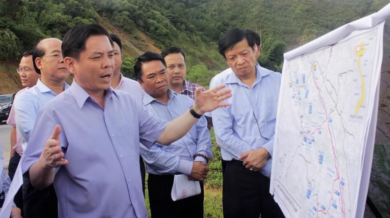 Bộ trưởng Bộ Giao thông Vận tải chốt phương án tuyến đường nối Lai Châu với cao tốc Nội Bài - Lào Cai.