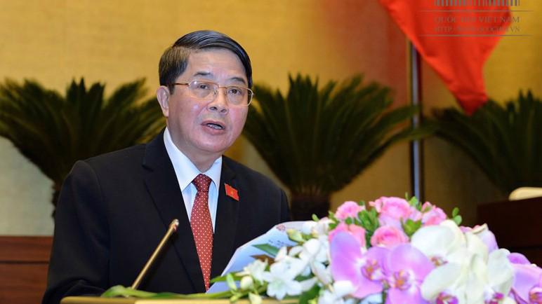Chủ nhiệm Uỷ ban Tài chính - Ngân sách Nguyễn Đức Hải trình bày báo cáo tiếp thu, giải trình.