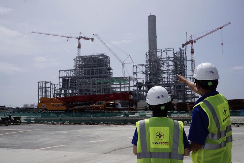 Nhà máy nhiệt điện Vĩnh Tân 4 có vốn đầu tư trên 1,3 tỷ USD, dự kiến bắt đầu đi vào hoạt động đầu năm năm 2017.