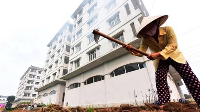 Hà Nội muốn đặt hàng doanh nghiệp làm 17.600 căn hộ tái định cư.