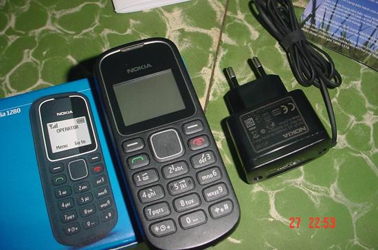 Nokia 1280 Black là điện thoại bán chạy nhất năm 2011 tại hệ thống điện thoại Thế giới Di động.