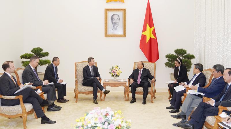 Thủ tướng Nguyễn Xuân Phúc tiếp Giám đốc điều hành Cơ quan Phát triển tài chính quốc tế Hoa Kỳ (DFC) Adam Boehler - Ảnh: VGP 