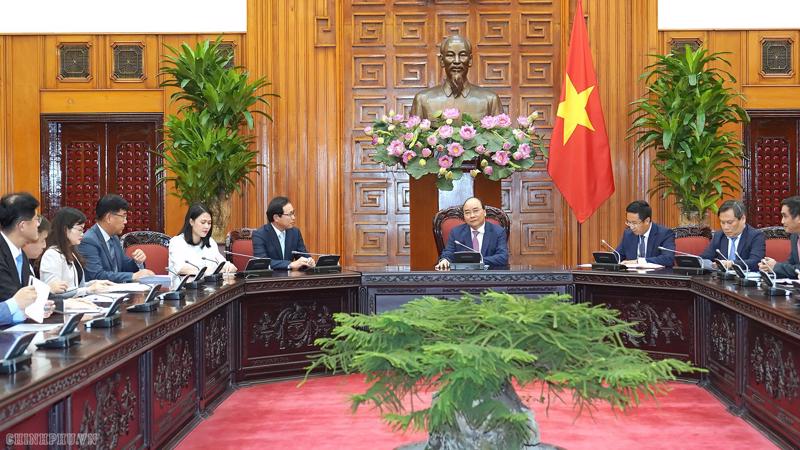 Thủ tướng Nguyễn Xuân Phúc tiếp ông Choi Joo Ho, Tổng Giám đốc Tổ hợp Samsung tại Việt Nam - Ảnh: VGP