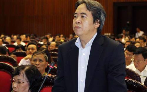 Thống đốc Nguyễn Văn Bình đã hai lần đăng đàn tại các phiên thảo luận về tình hình kinh tế xã hội ở kỳ họp này của Quốc hội.<br>