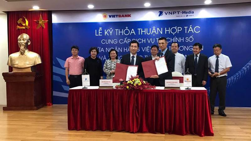 Việc hợp tác này nằm trong chuỗi các hành động hợp tác của Vietbank với các công ty thành viên của Tập đoàn VNPT.