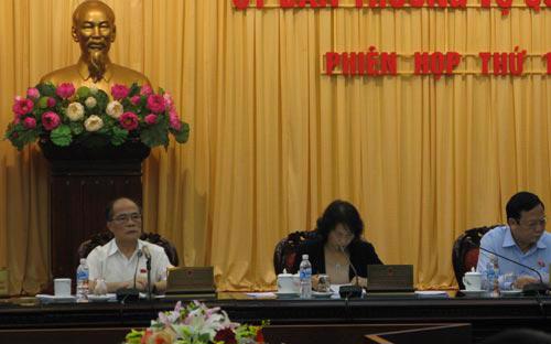 Chủ tịch Quốc hội Nguyễn Sinh Hùng khẳng định, dứt khoát trong 6 tháng đầu năm 2013 phải giảm tồn kho, giảm nợ xấu.