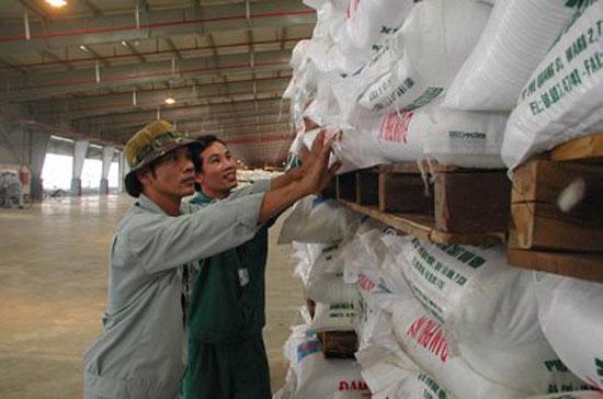 Tính đến cuối tháng 10/2011, Việt Nam đã xuất khẩu khoảng 6,5 triệu tấn gạo, thu về 3,3 tỷ USD.
