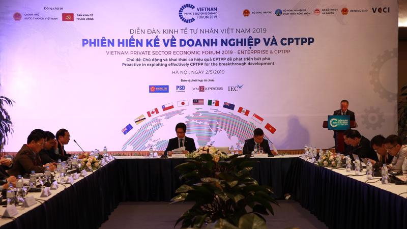 Ông Trần Quốc Khánh, Thứ trưởng Bộ Công Thương cho biết, CPTPP đưa ra quy tắc xuất xứ chặt nhưng về lâu dài lại gia tăng giá trị nội địa cho hàng xuất khẩu.