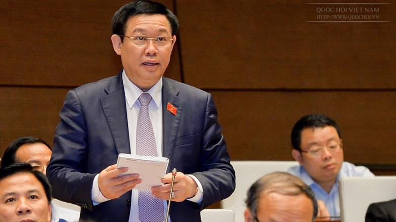 Phó thủ tướng Vương Đình Huệ trong một lần "chia lửa" tại môt phiên chất vấn ở Quốc hội.
