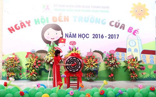 <div>Trường cũng là một trong những trường đầu tiên tại quận Thanh Xuân sử dụng hoàn toàn bếp từ để nấu ăn cho các bé cũng như sử dụng thang máy để di chuyển. </div>