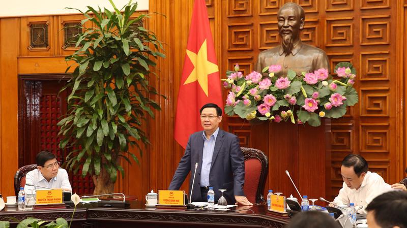 Phó thủ tướng Vương Đình Huệ chủ trì cuộc họp ngày 17/10.